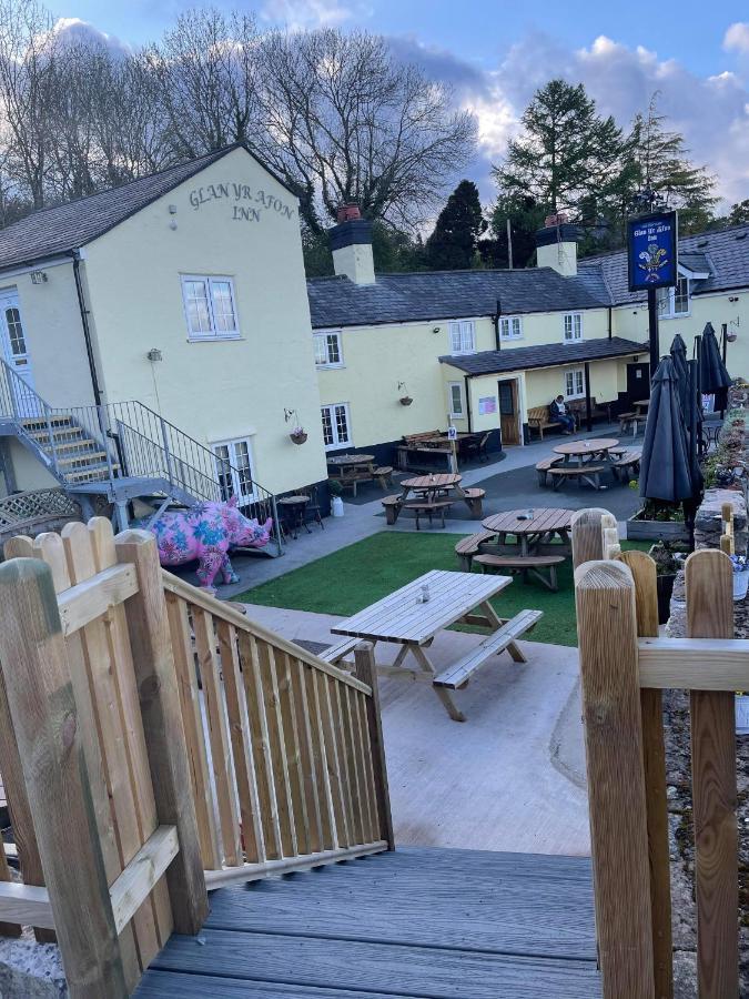 The Glan Yr Afon Inn Холиуэлл Экстерьер фото