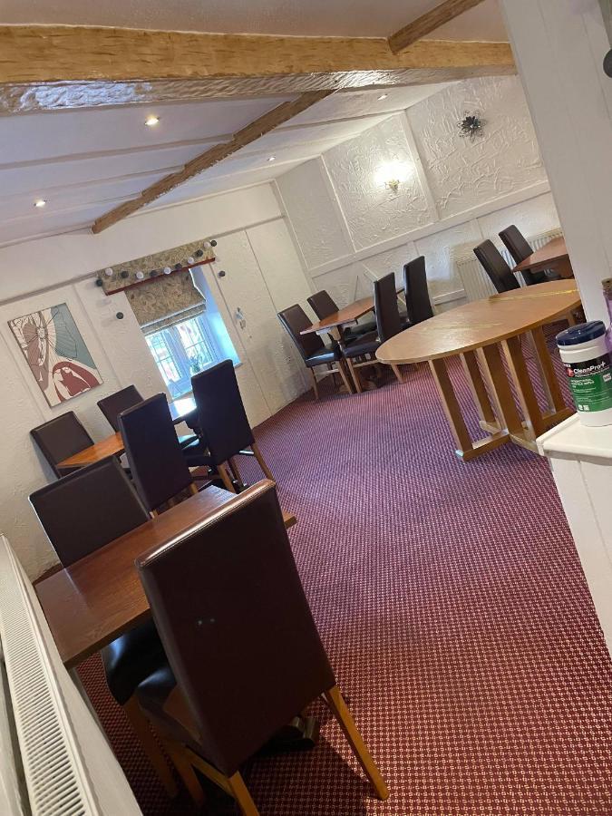 The Glan Yr Afon Inn Холиуэлл Экстерьер фото