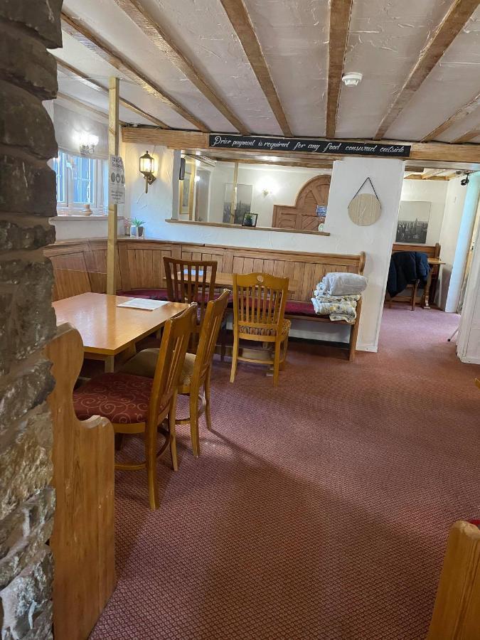 The Glan Yr Afon Inn Холиуэлл Экстерьер фото