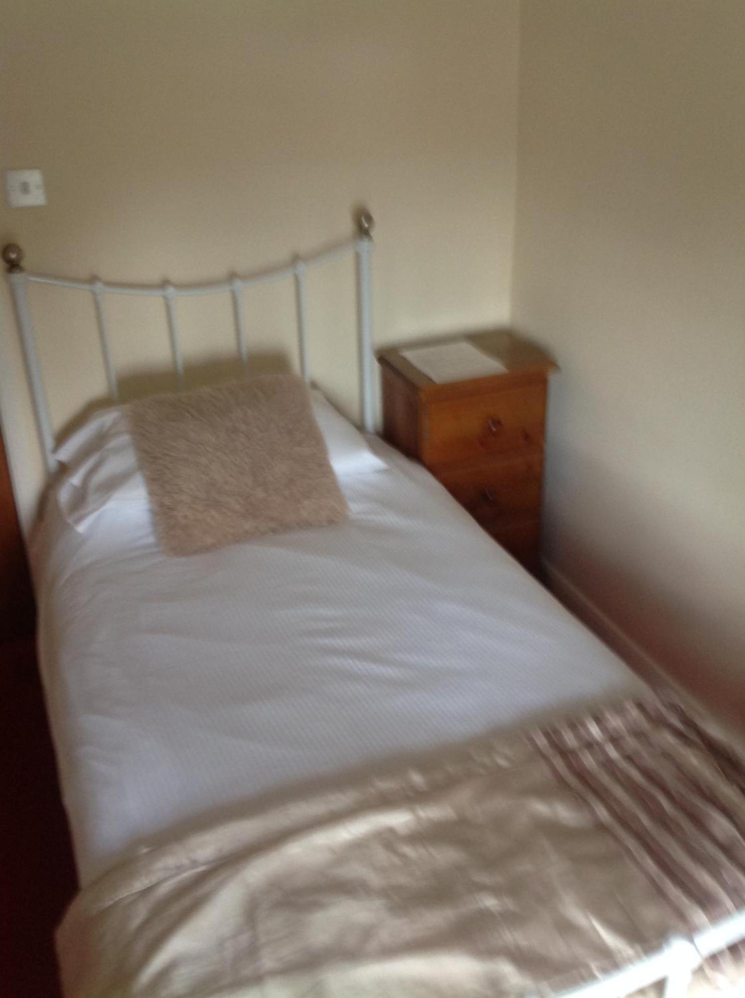 The Glan Yr Afon Inn Холиуэлл Номер фото