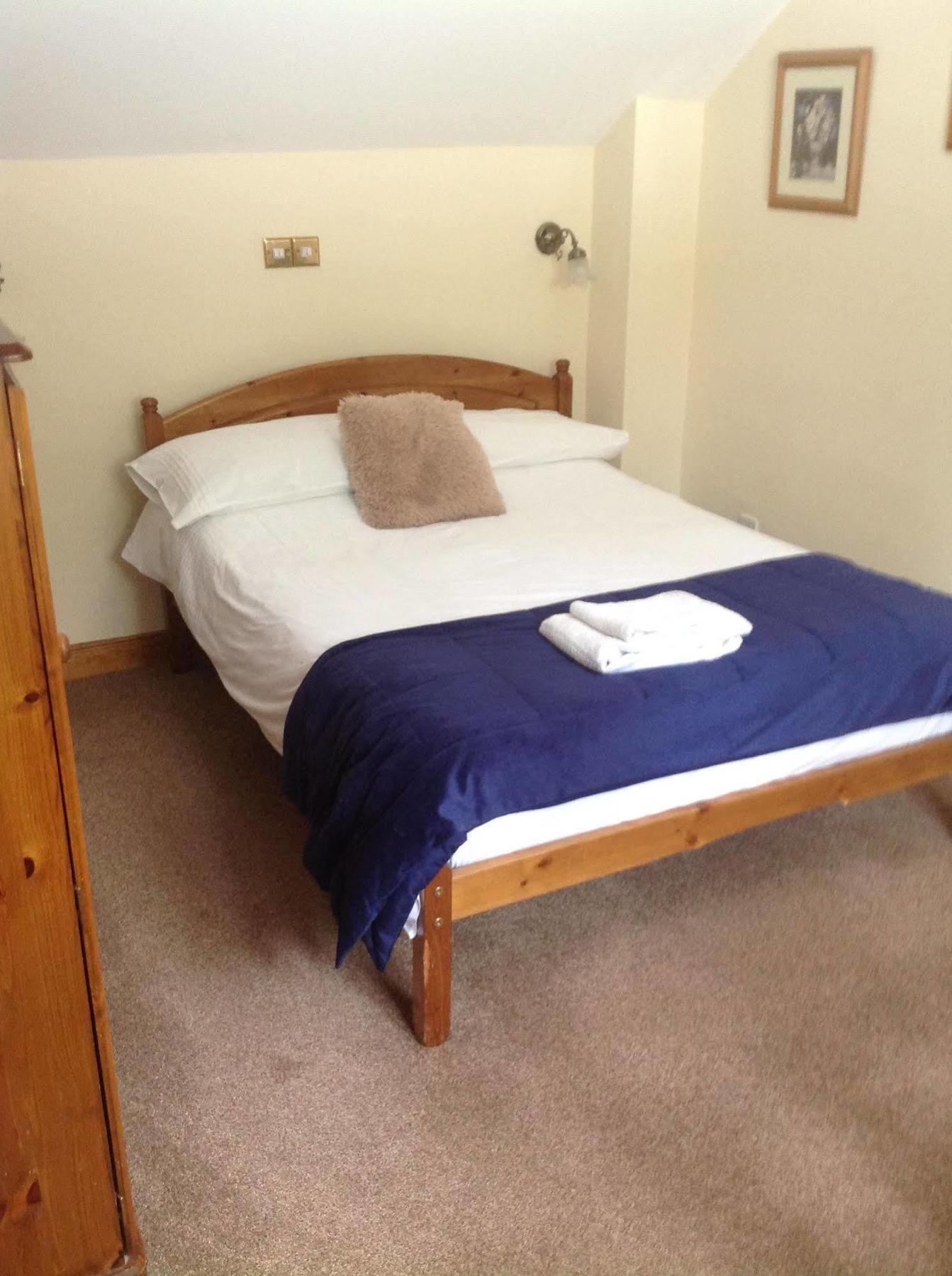 The Glan Yr Afon Inn Холиуэлл Экстерьер фото
